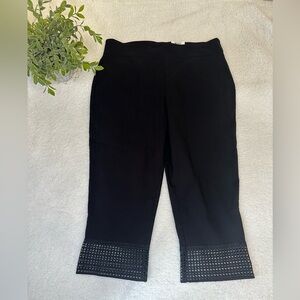 JM Collection black Capri pants